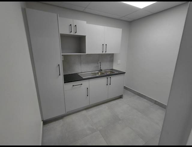 1,765M² OFFICE TO LET IN RANDJESPARK
